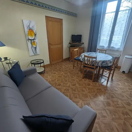 Holiday home 3 Etoiles Confort, Pres Des Thermes, Avec Toit-terrasse Ensoleille A - Fr-1-611-97 Bourbonne-les-Bains